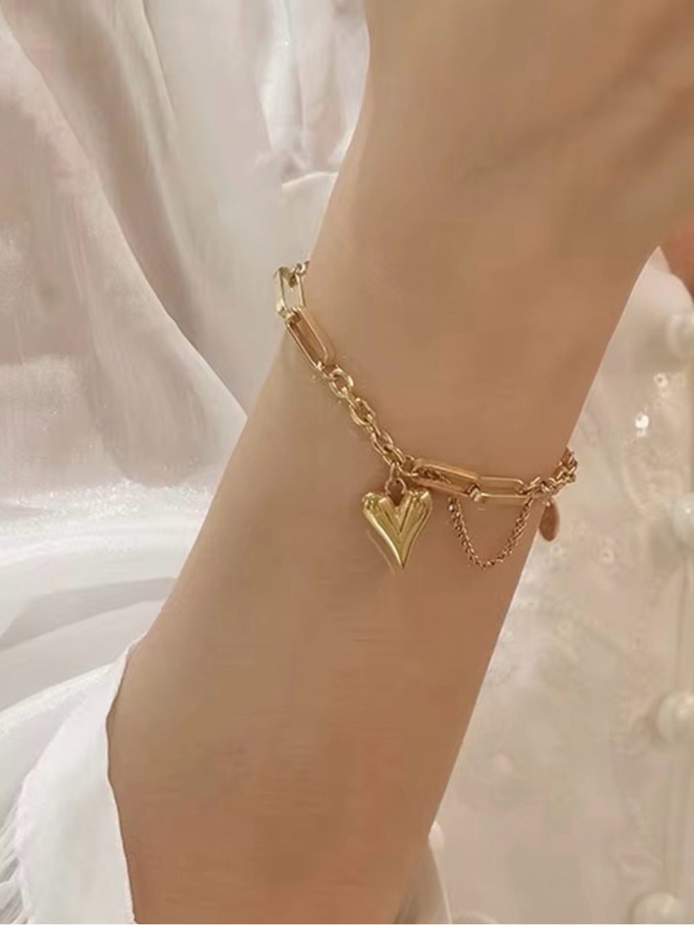 18k Gold plated Heart Charm Chain Bracelet